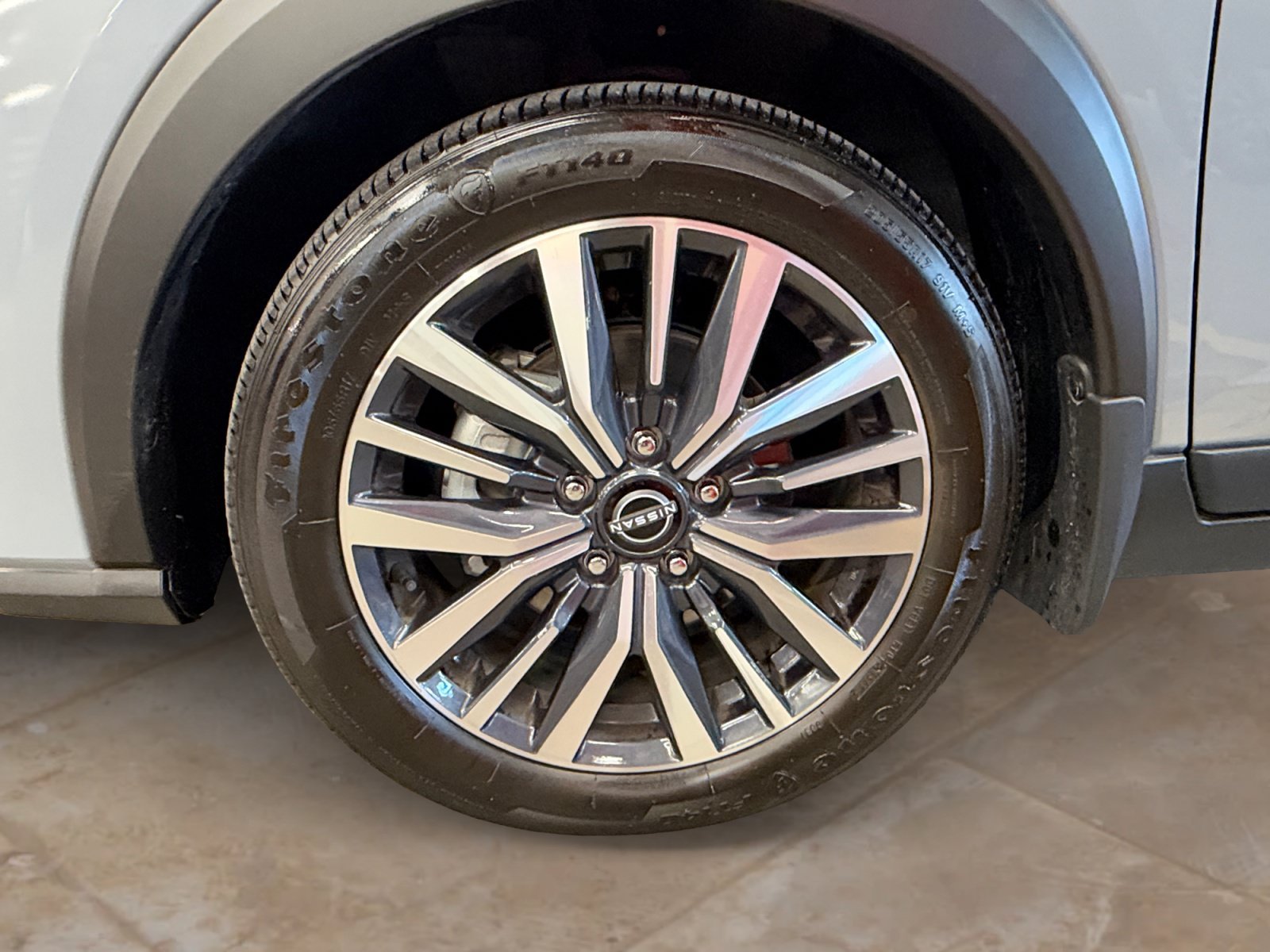 Used 2023 Gray/Super Black Nissan SR image 28