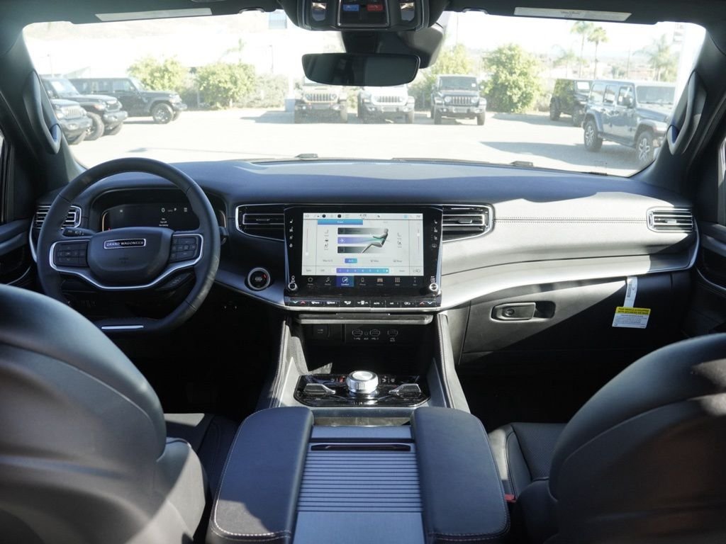 New 2026 High Gloss Black Exterior Paint Jeep Limited Altitude 4X4 image 26