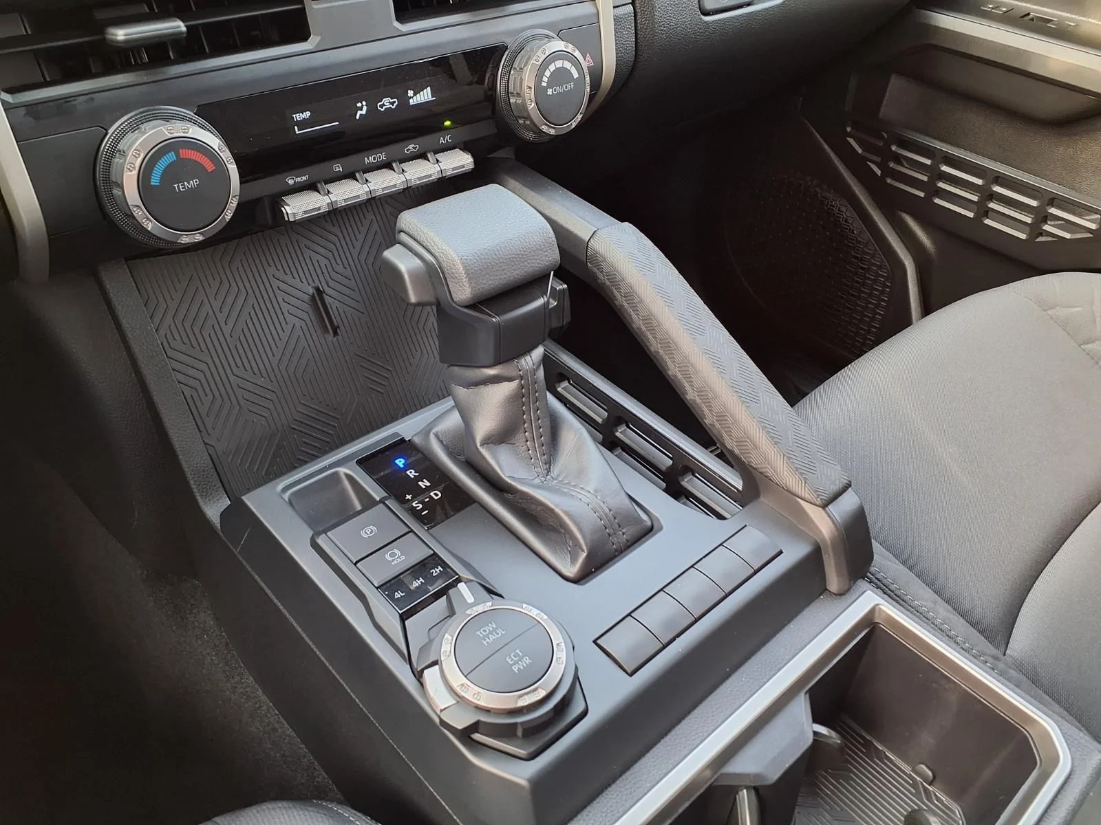 Used 2025  Toyota SR5 image 25