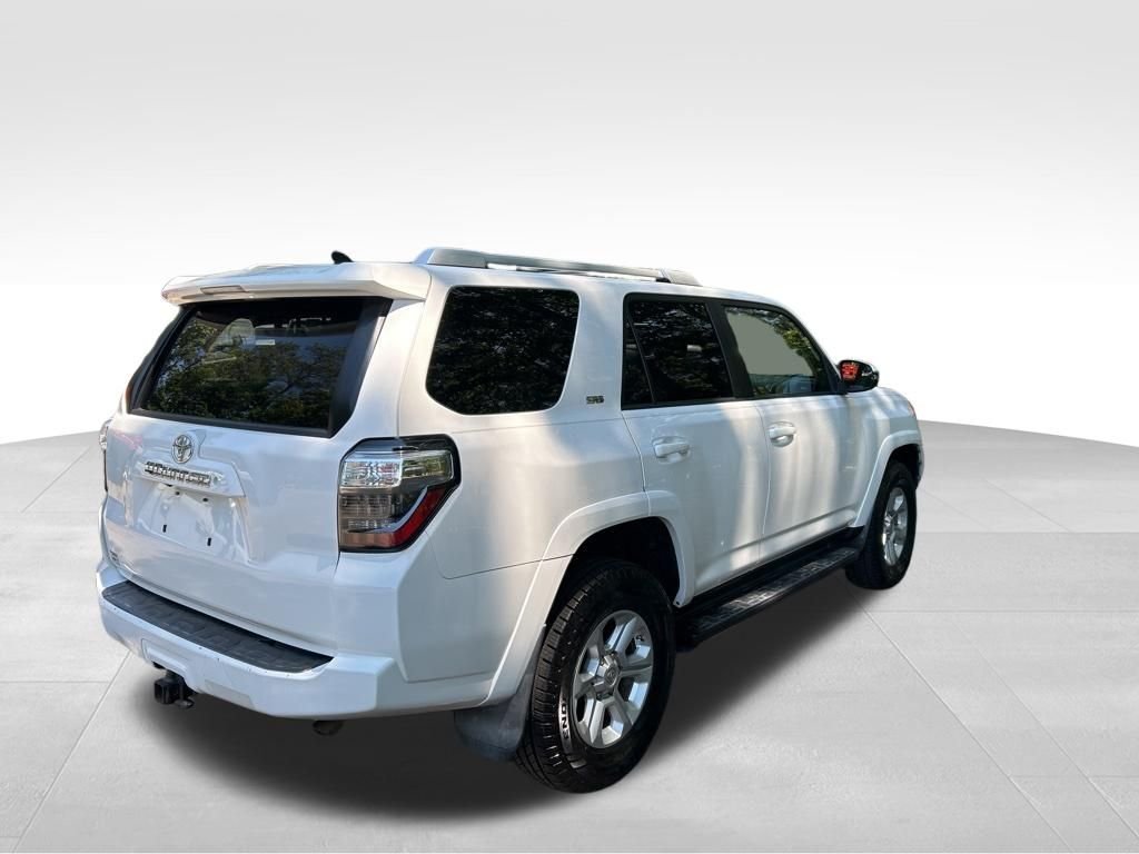Used 2018 White Toyota SR5 Premium image 5