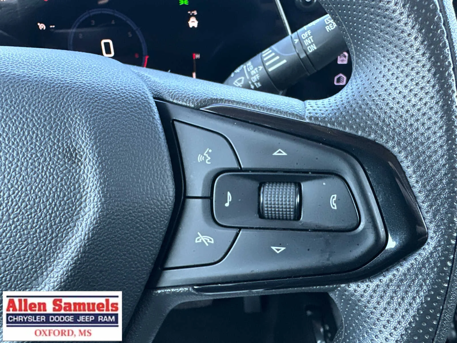 Used 2025 Mosaic Black Metallic Chevrolet LT image 17