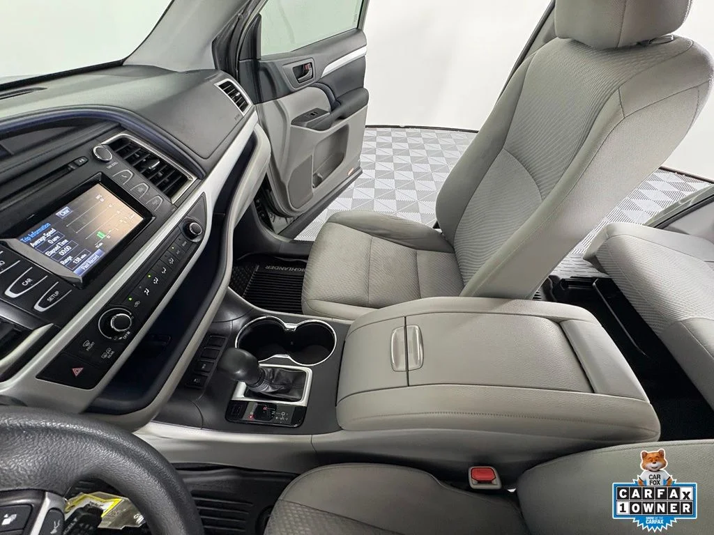 Used 2019 Green Toyota LE image 27
