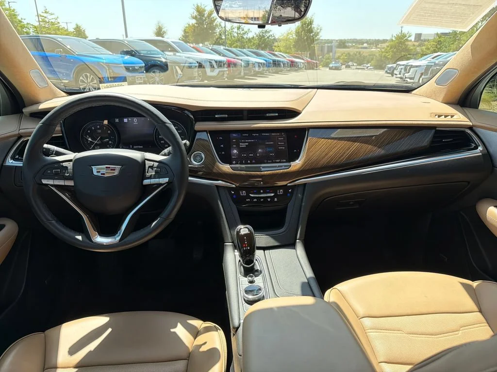Used 2020 CRYSTAL WHITE TRICOAT Cadillac AWD Premium Luxury image 30