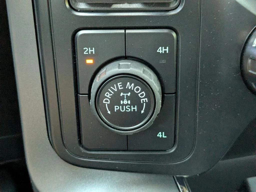 New 2026 Avalanche Ford XLT image 24