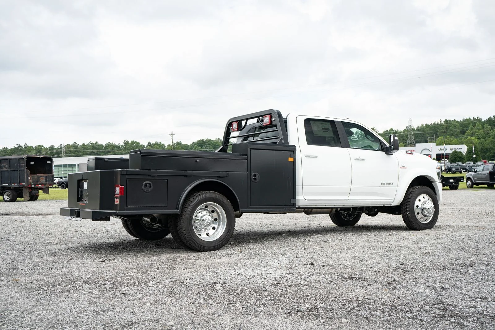 New 2026 Bright White Clearcoat RAM Tradesman image 22