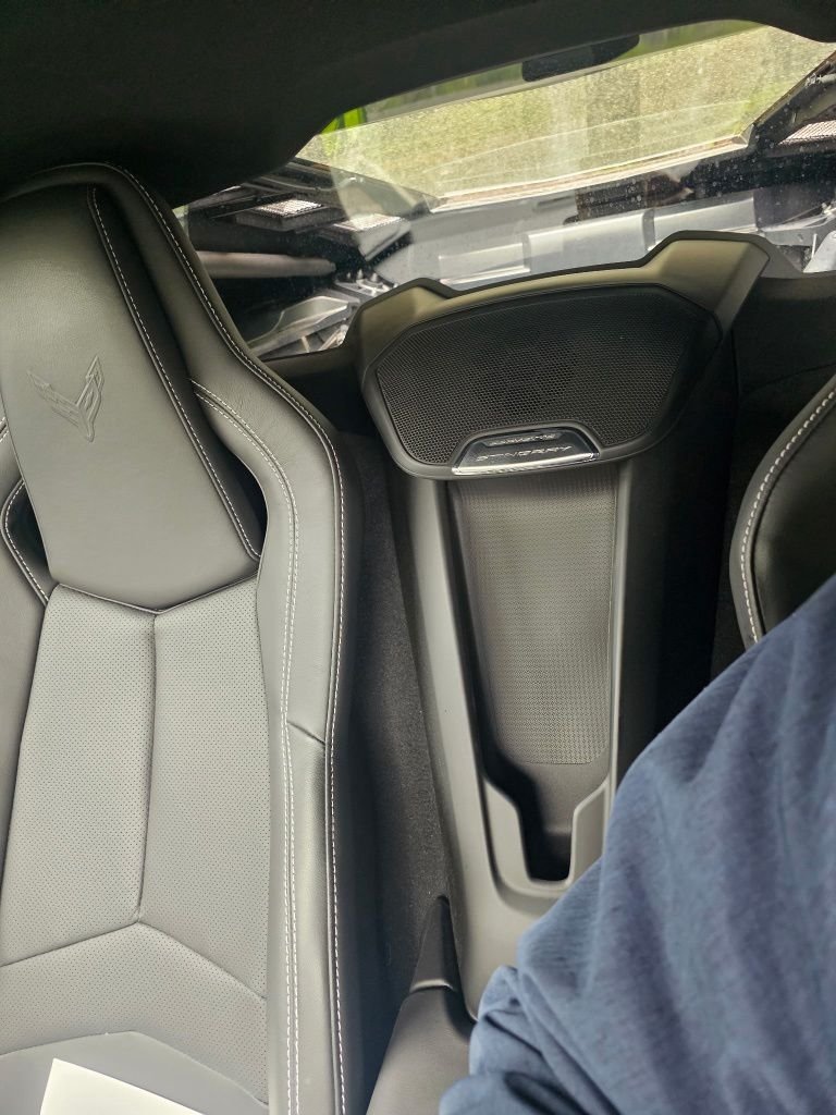 Used 2021 White Chevrolet Stingray image 13