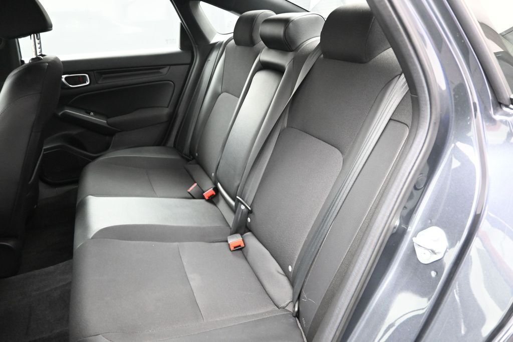 Used 2025  Honda Sport image 13