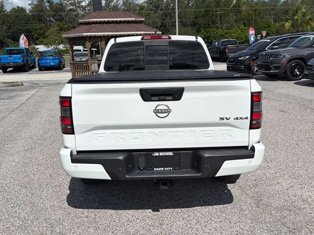 Used 2022 White Nissan SV image 5