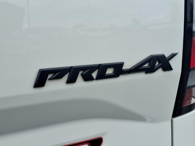 Used 2023 White Nissan Crew Cab PRO-4X 4x4 image 22