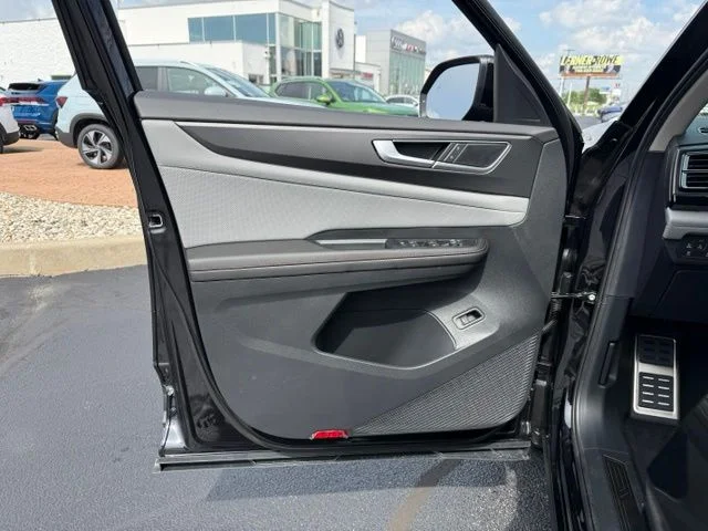 New 2026 Black Volkswagen 2.0T Peak Edition image 15