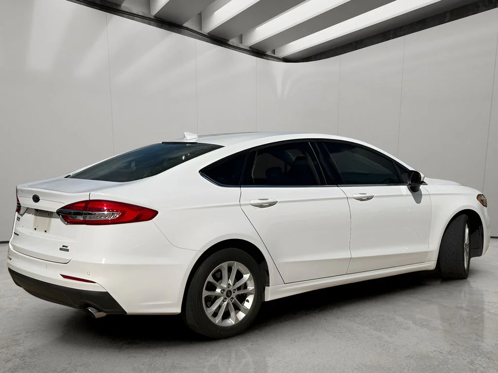 Used 2020 Oxford White Ford SE image 6