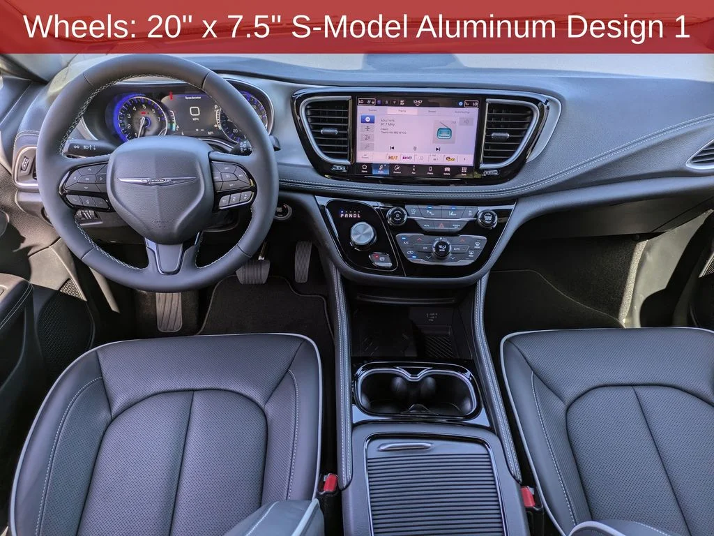 New 2026 Bright White Clear-Coat Exterior Paint Chrysler Limited image 19