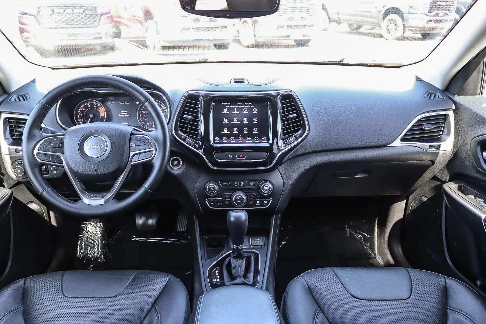 Used 2019 Granite Crystal Metallic Clearcoat Jeep Limited image 12