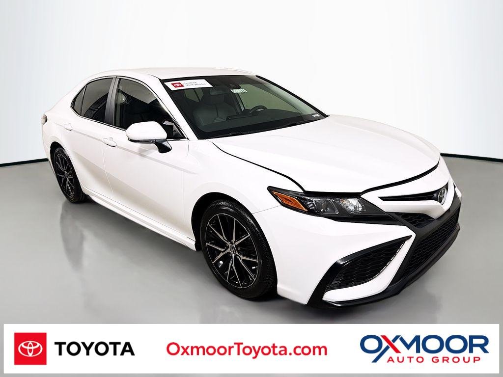 Used 2023 Ice Cap Toyota SE image 1