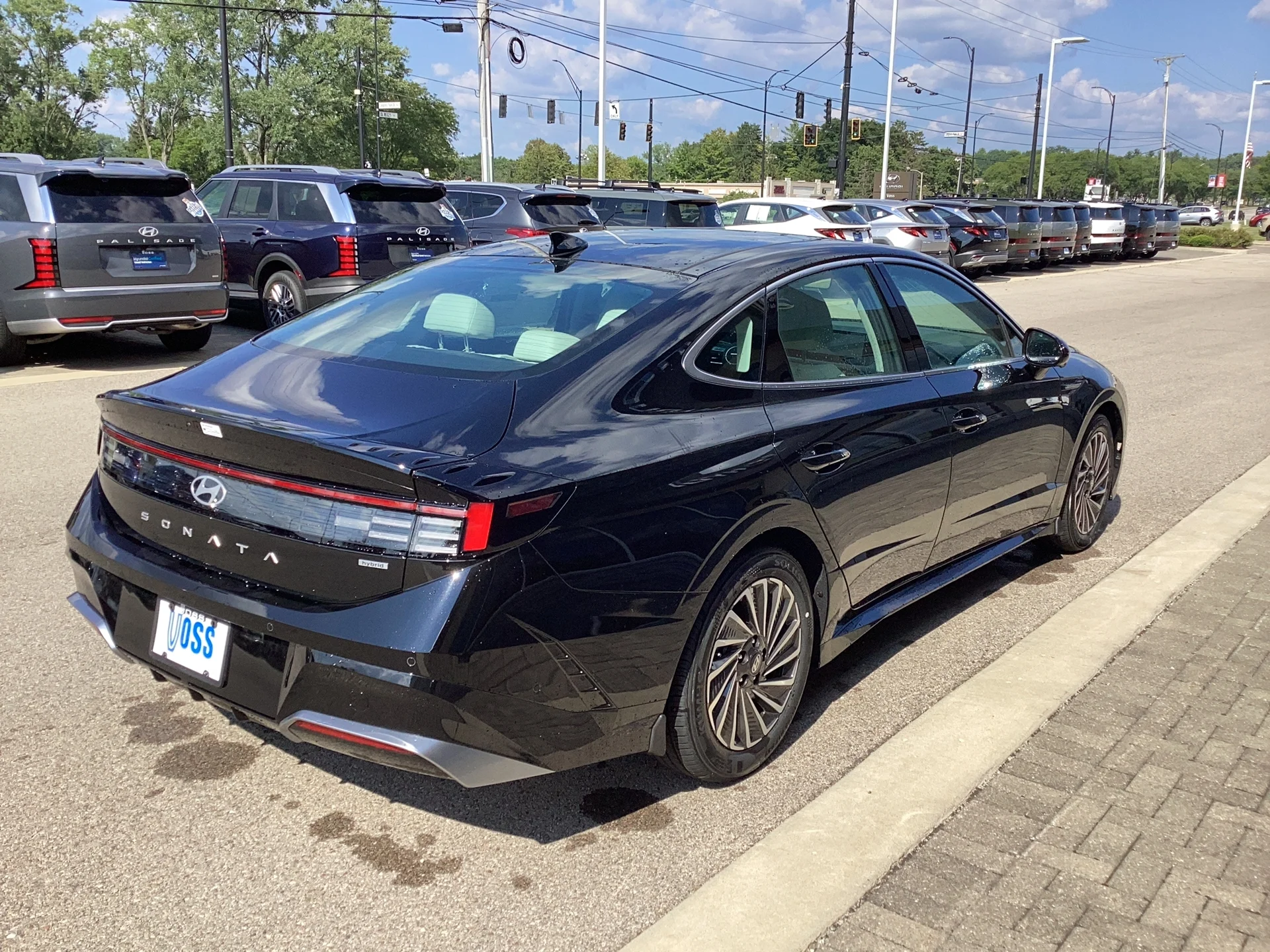 New 2026 Abyss Black Pearl Hyundai Limited image 5