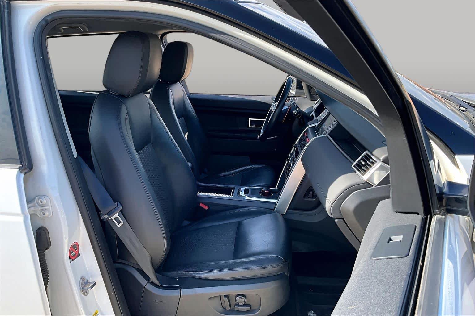 Used 2018 Fuji White Land Rover SE image 8