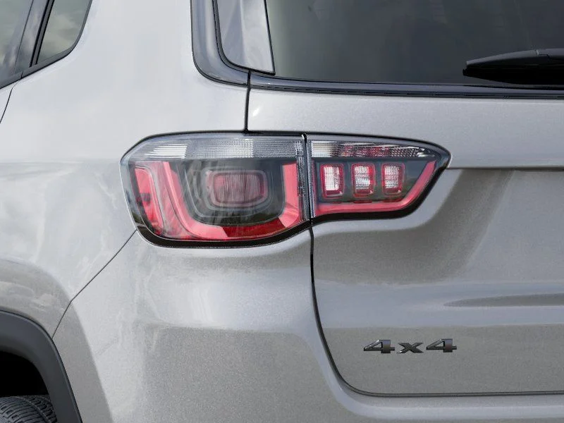 New 2026 Silver Zynith Metallic Clear-Coat Exterior Paint Jeep Latitude image 9