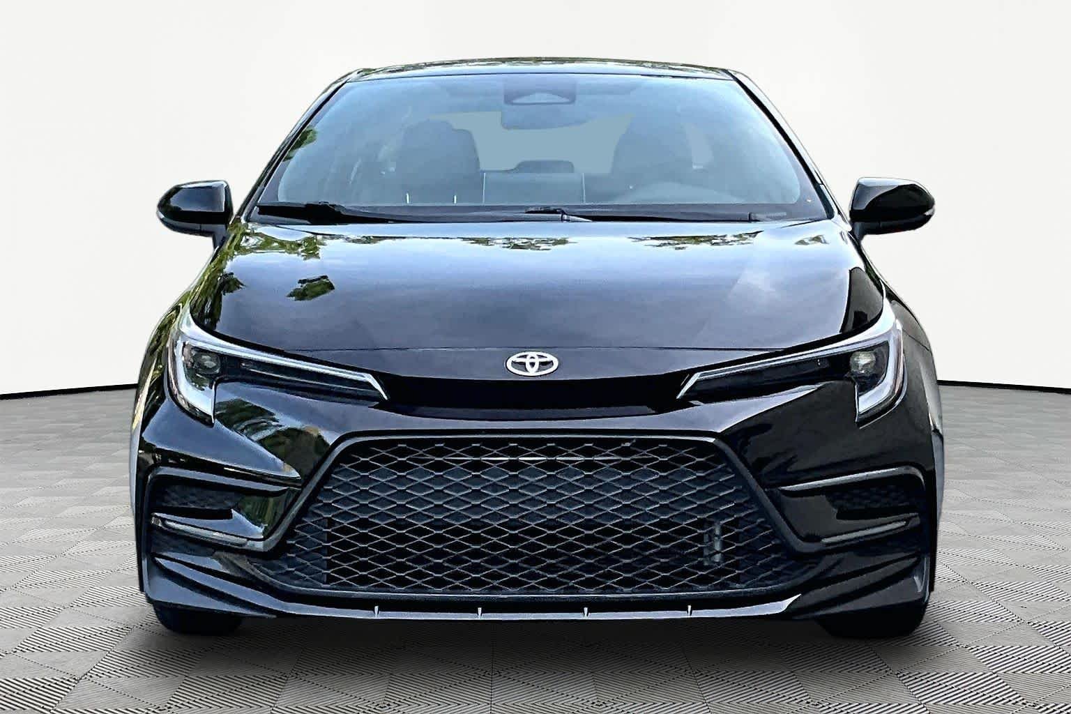 Used 2025 Midnight Black Metallic Toyota SE image 4