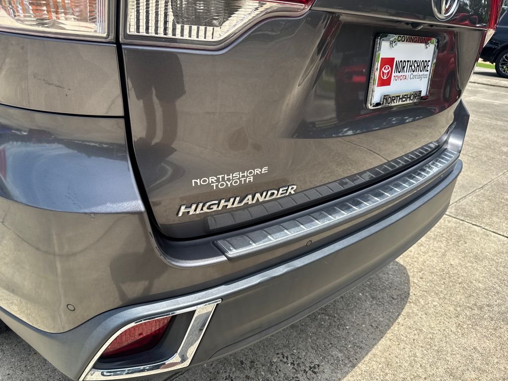 Used 2018 Gray Toyota Limited image 11