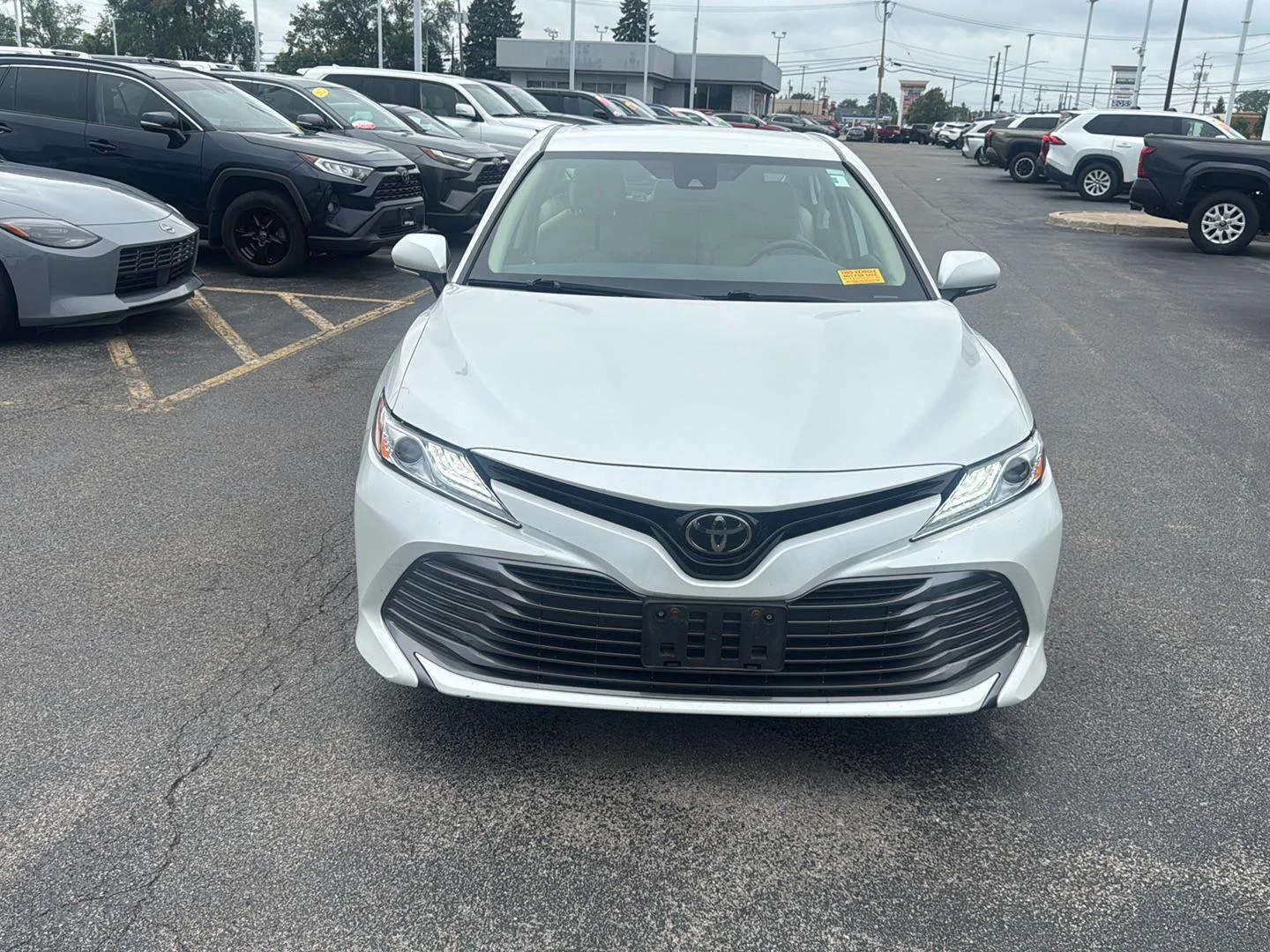 Used 2020 Wind Chill Pearl Toyota XLE image 2