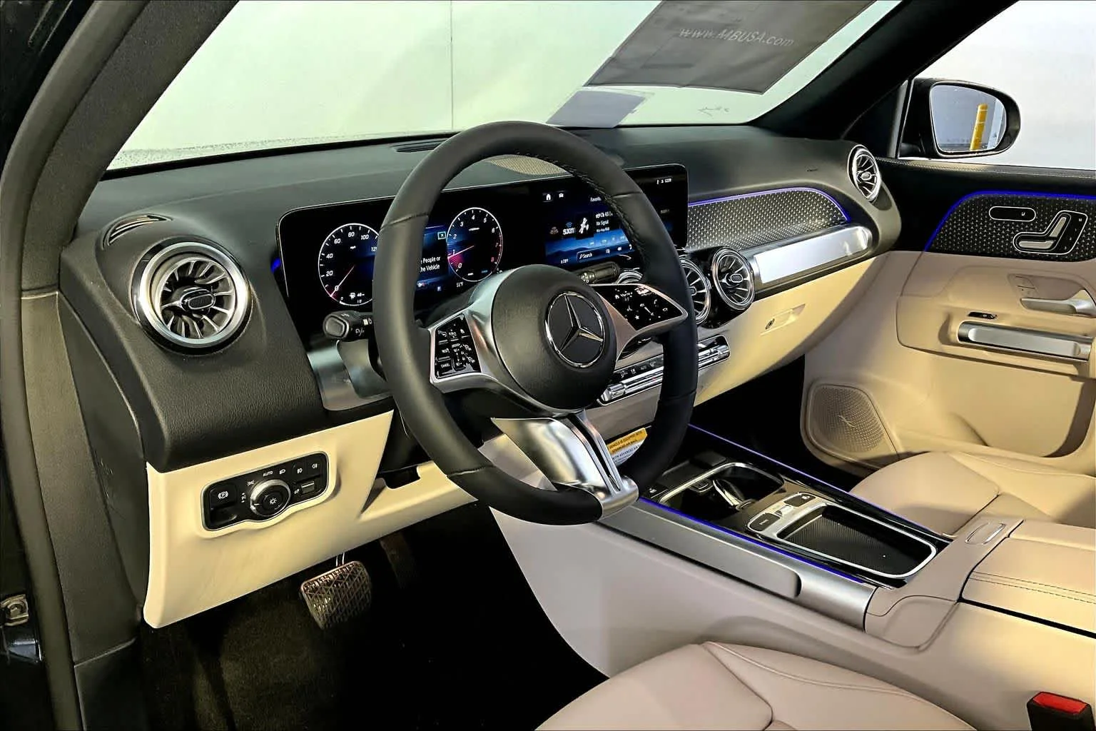 New 2026 Night Black Mercedes-Benz GLB 250 image 9
