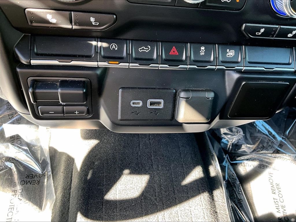 Used 2019 Smokey Quartz Metallic GMC SLE image 26