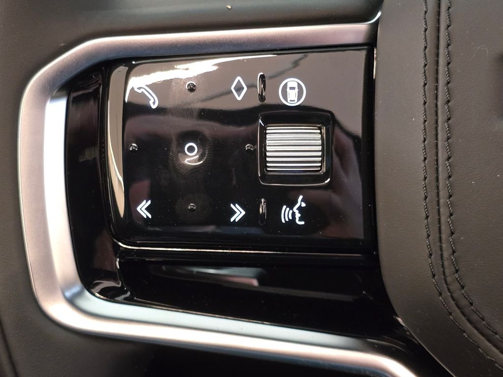 New 2026 Borasco Grey Land Rover se image 15