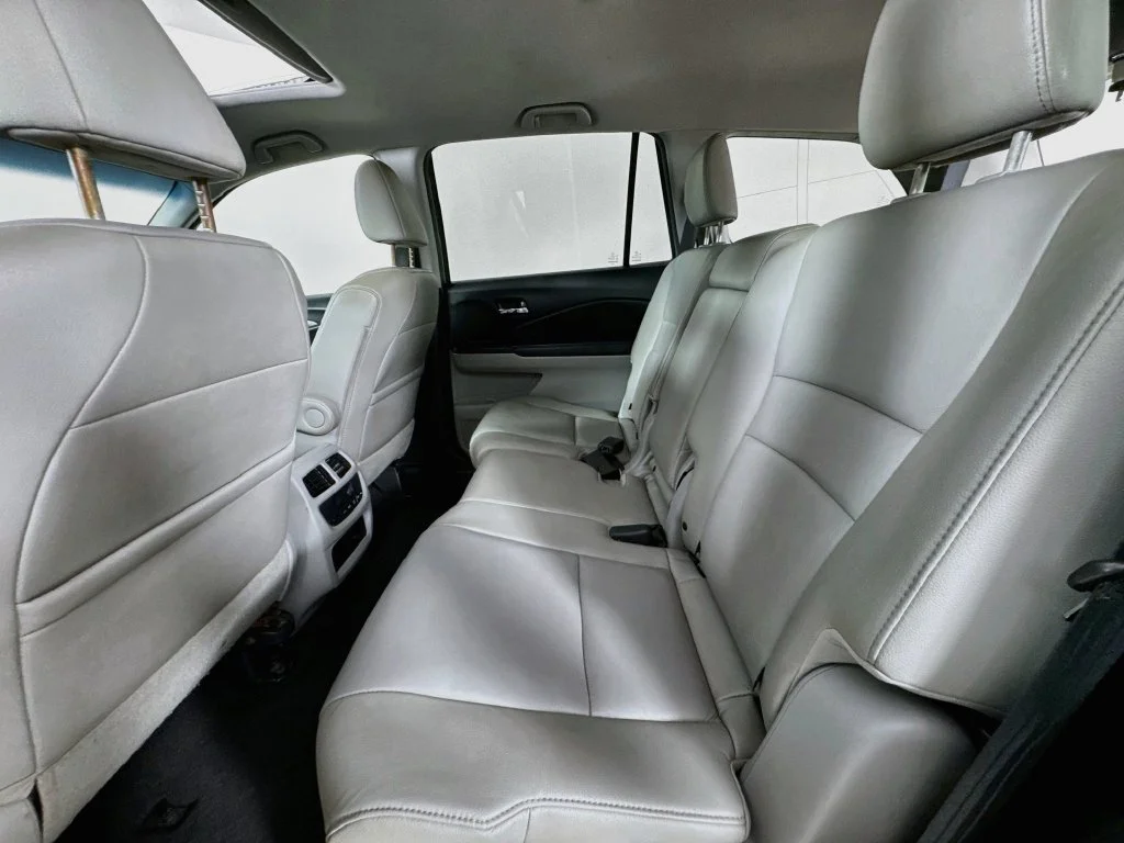 Used 2016 Silver Honda EX-L image 30