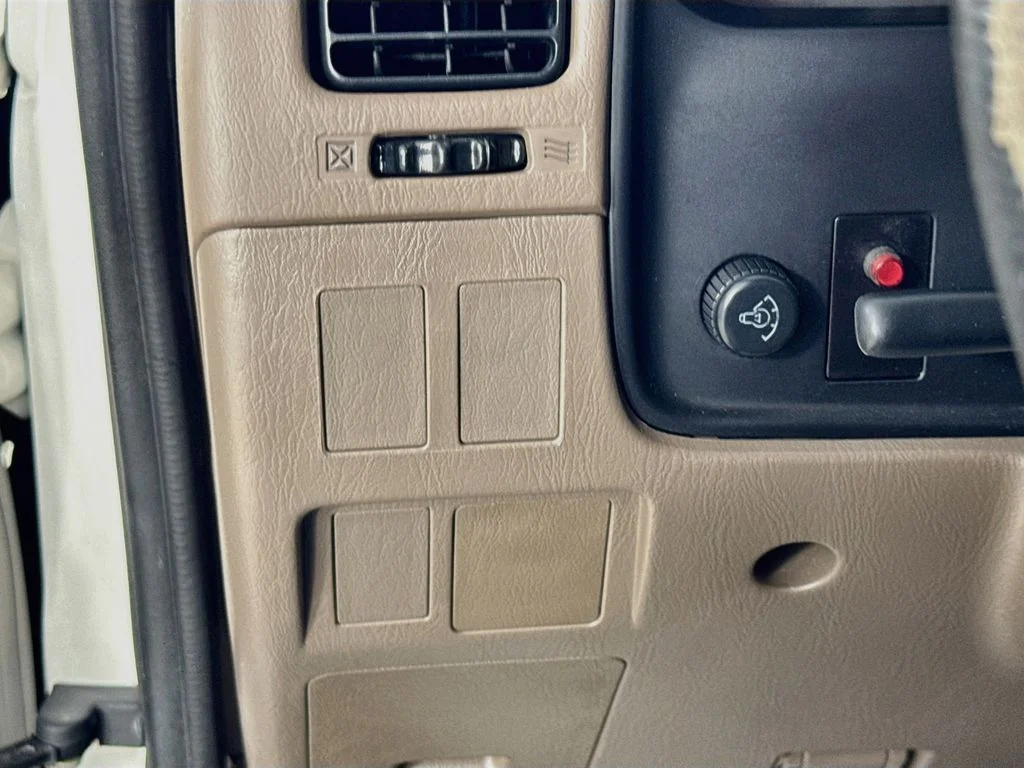 Used 1997  Toyota SR5 image 10