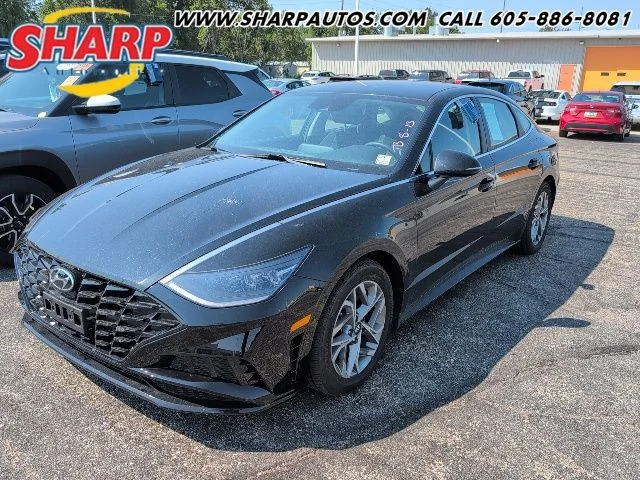 Used 2023 Black Hyundai SEL image 1