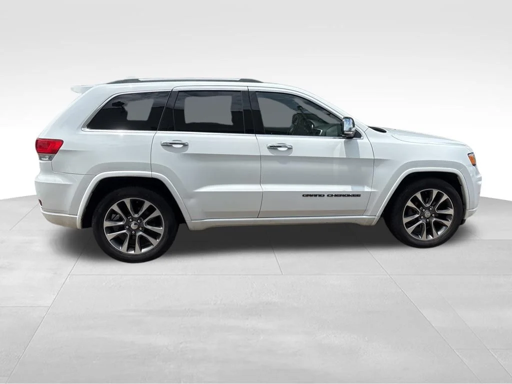 Used 2018 White Jeep Overland image 7