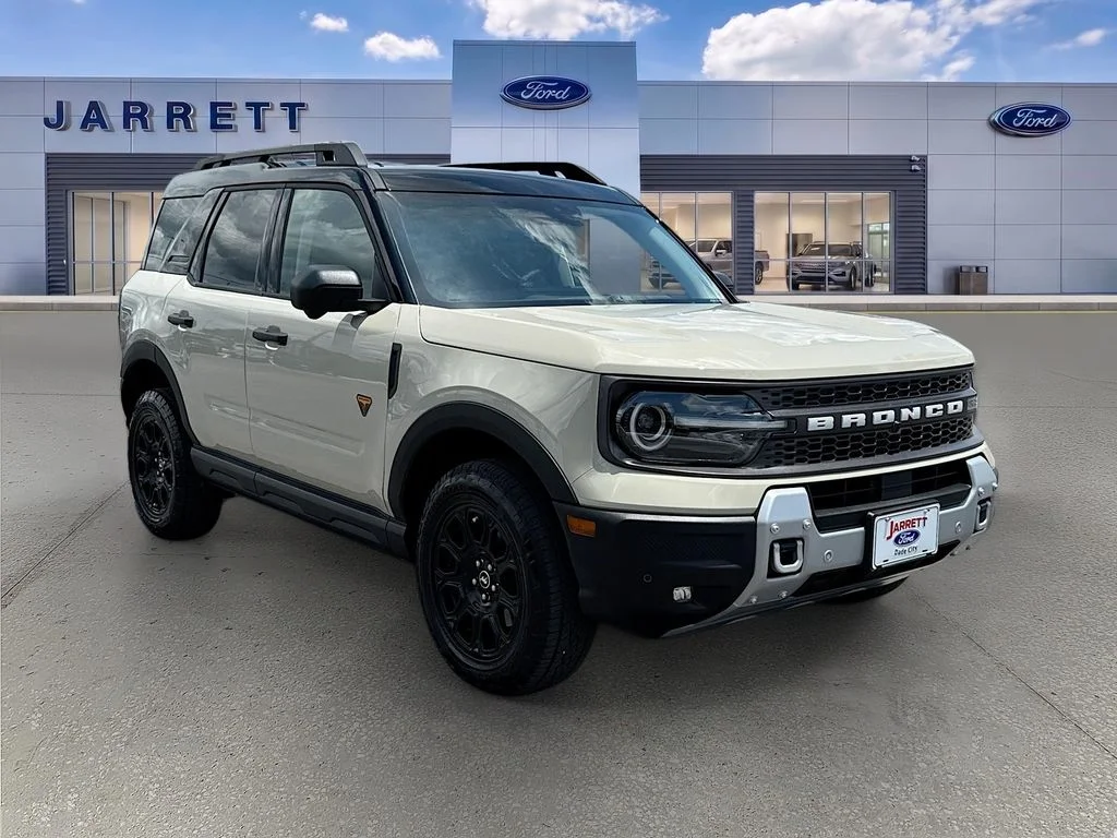 Used 2025 Beige Ford Badlands image 1