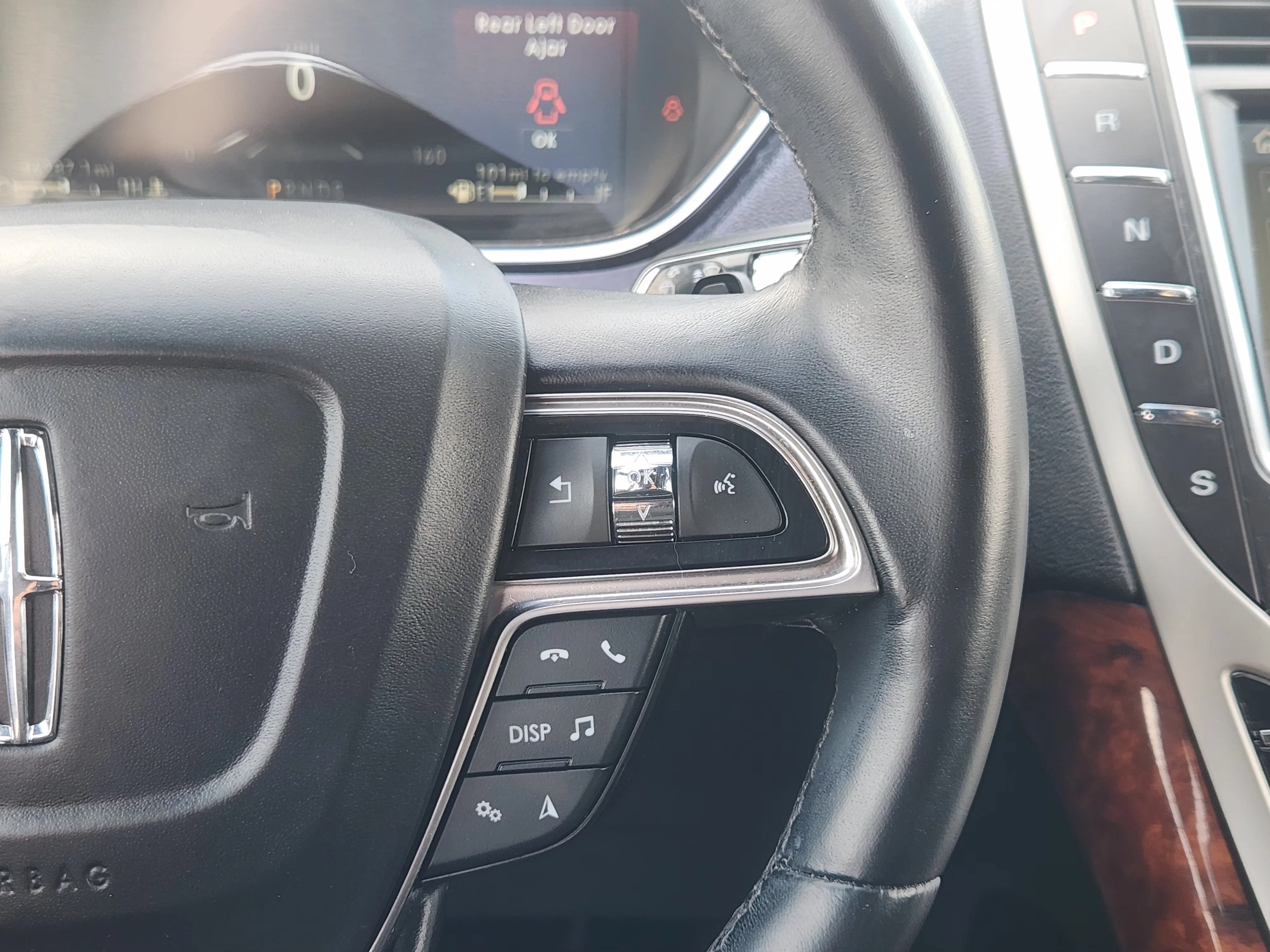 Used 2019  Lincoln Reserve image 29
