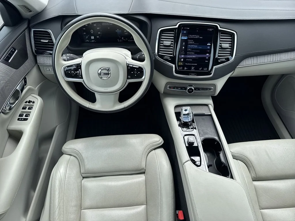 Used 2022 White Volvo T8 Inscription 7 Passenger image 24
