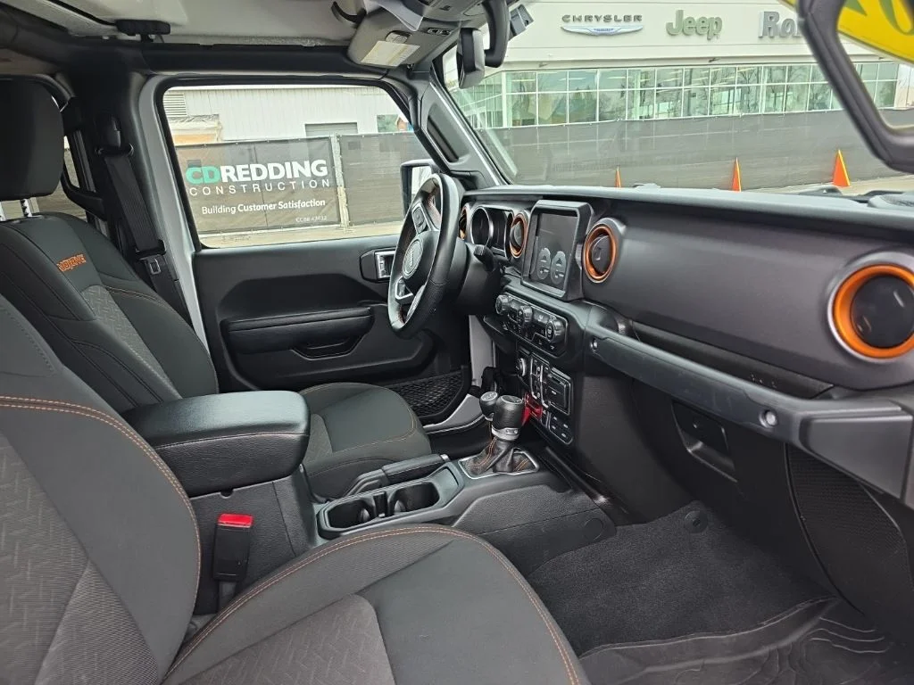 Used 2022 Silver Jeep Mojave image 9