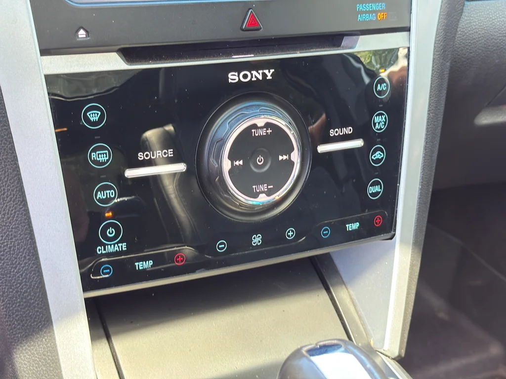 Used 2014 Silver Ford Sport image 25