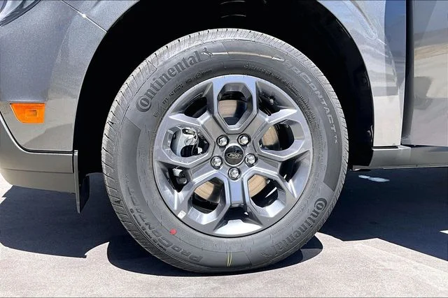 New 2026 Carbonized Gray Metallic Ford XLT image 12