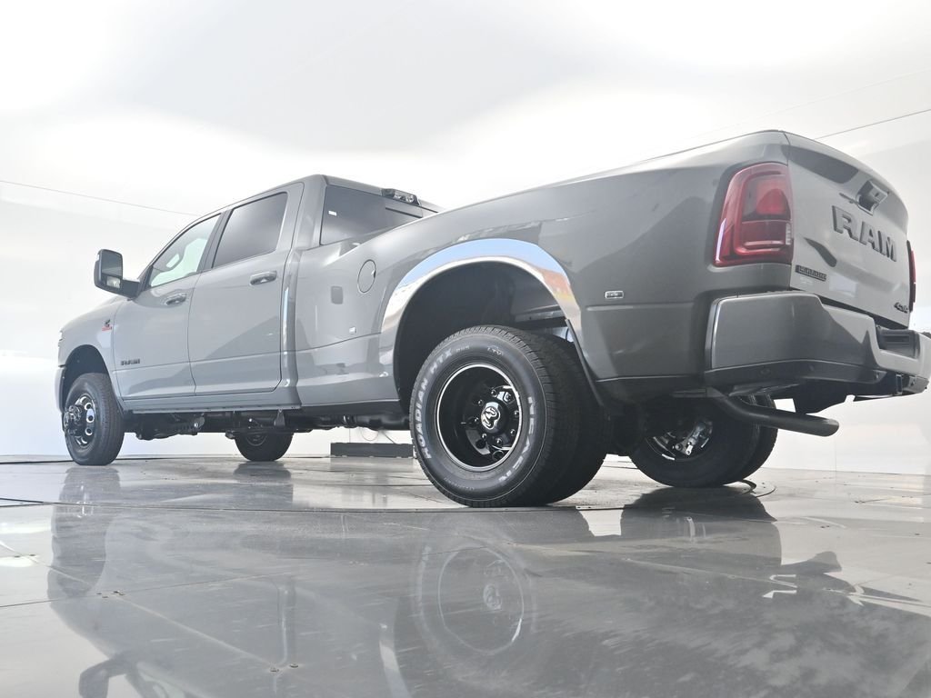 New 2026 Ceramic Gray Clear-Coat Exterior Paint RAM Laramie image 39