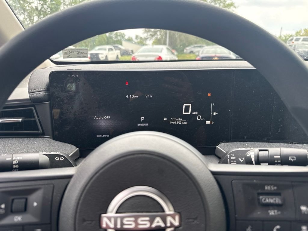 Used 2025 Gray Nissan SV image 6