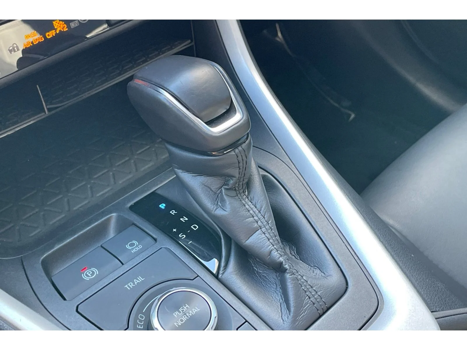 Used 2024 Midnight Black Metallic Toyota Hybrid XLE Premium image 33