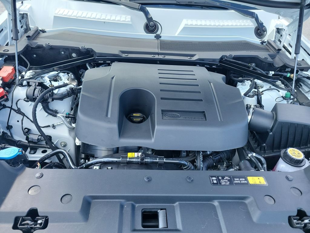 New 2026 Fuji White Land Rover S image 30