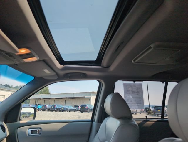 Used 2012 Crystal Black Pearl Honda Touring image 29