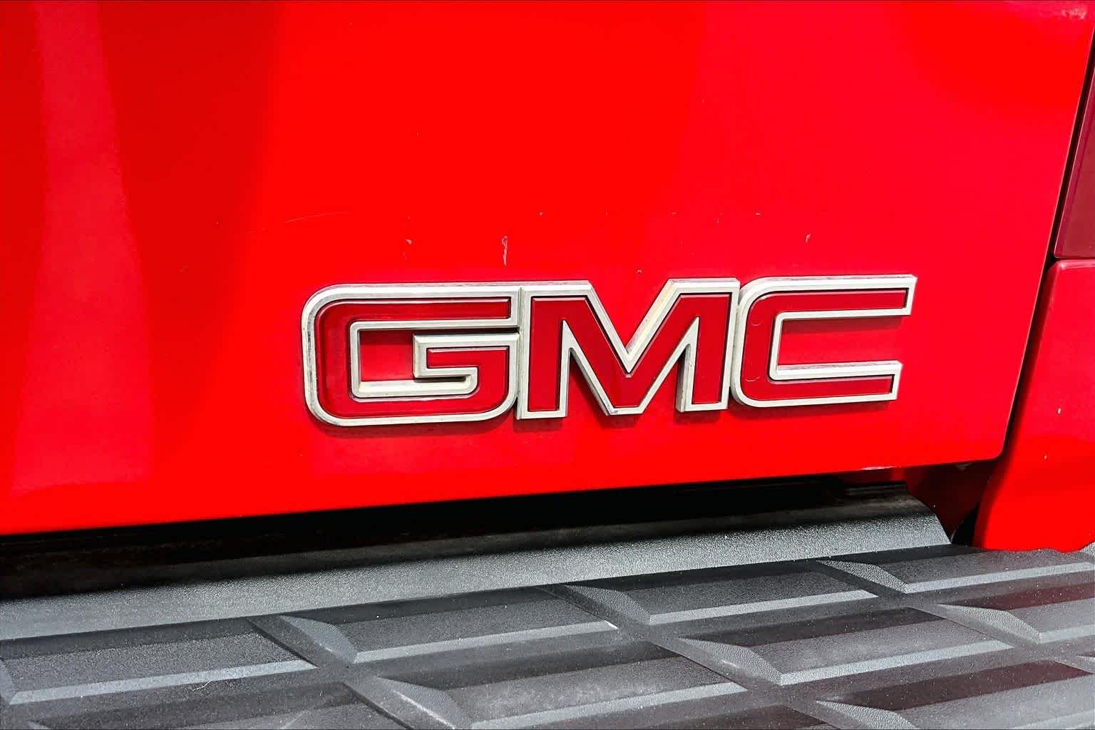 Used 2013 Fire Red GMC SLE image 29