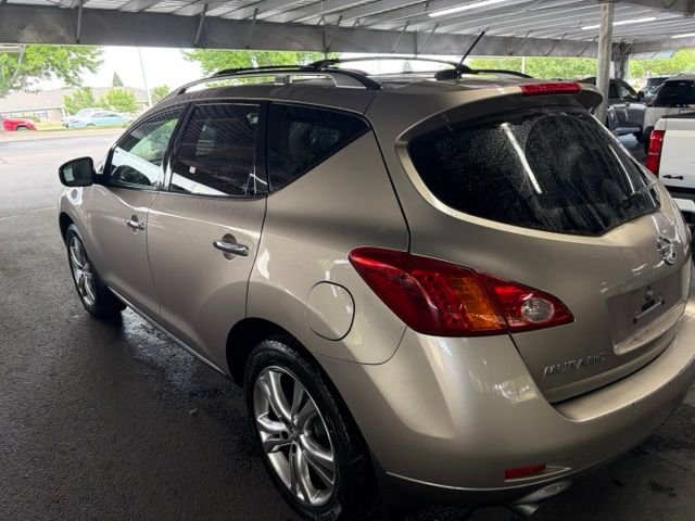 Used 2009 Beige Nissan LE image 18