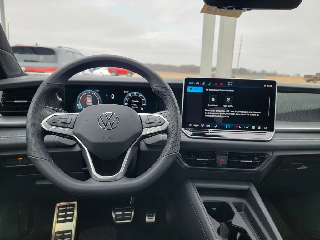 New 2026 White Volkswagen 2.0T SE R-Line Black image 29