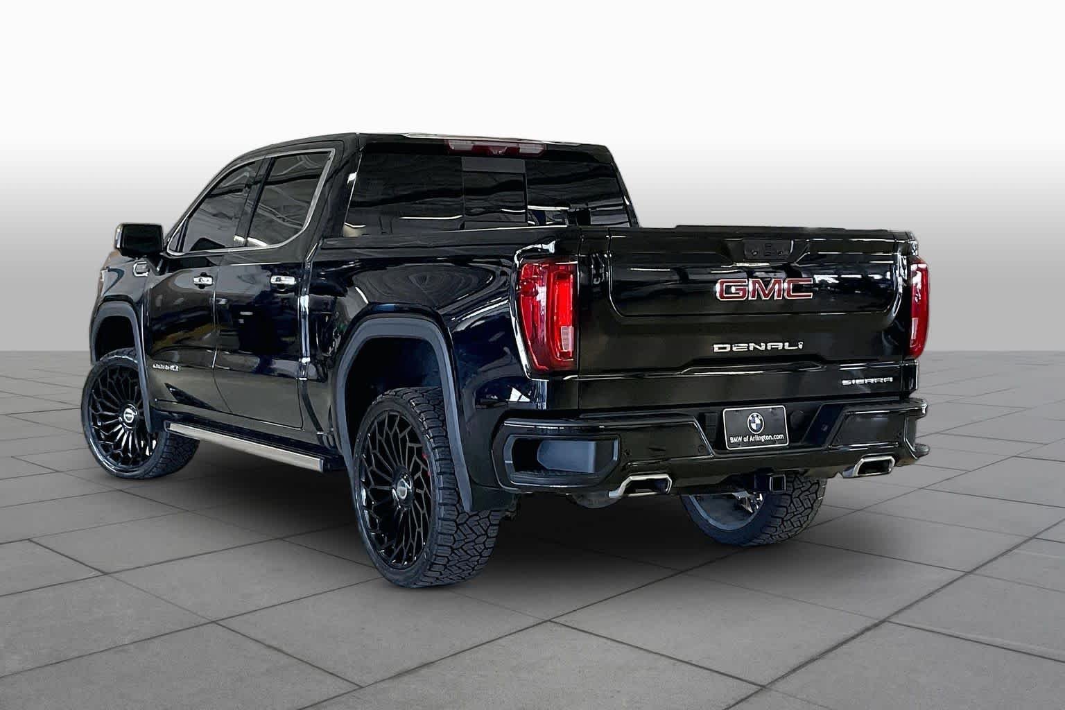 Used 2022 Onyx Black GMC Denali image 11