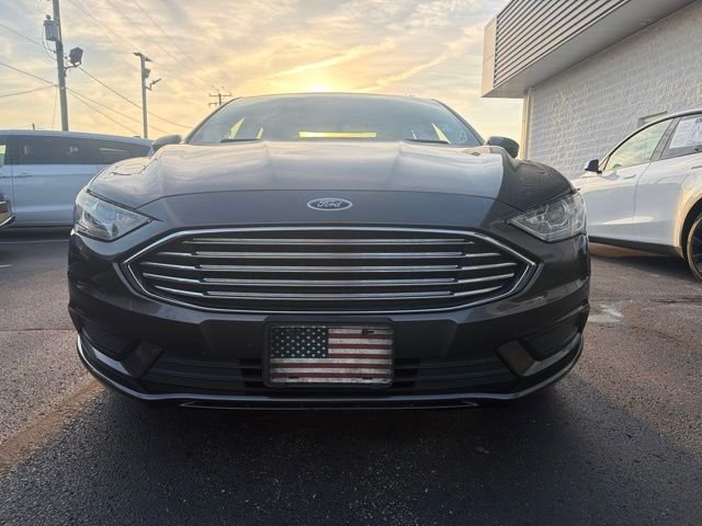 Used 2018 Gray Ford SE image 3