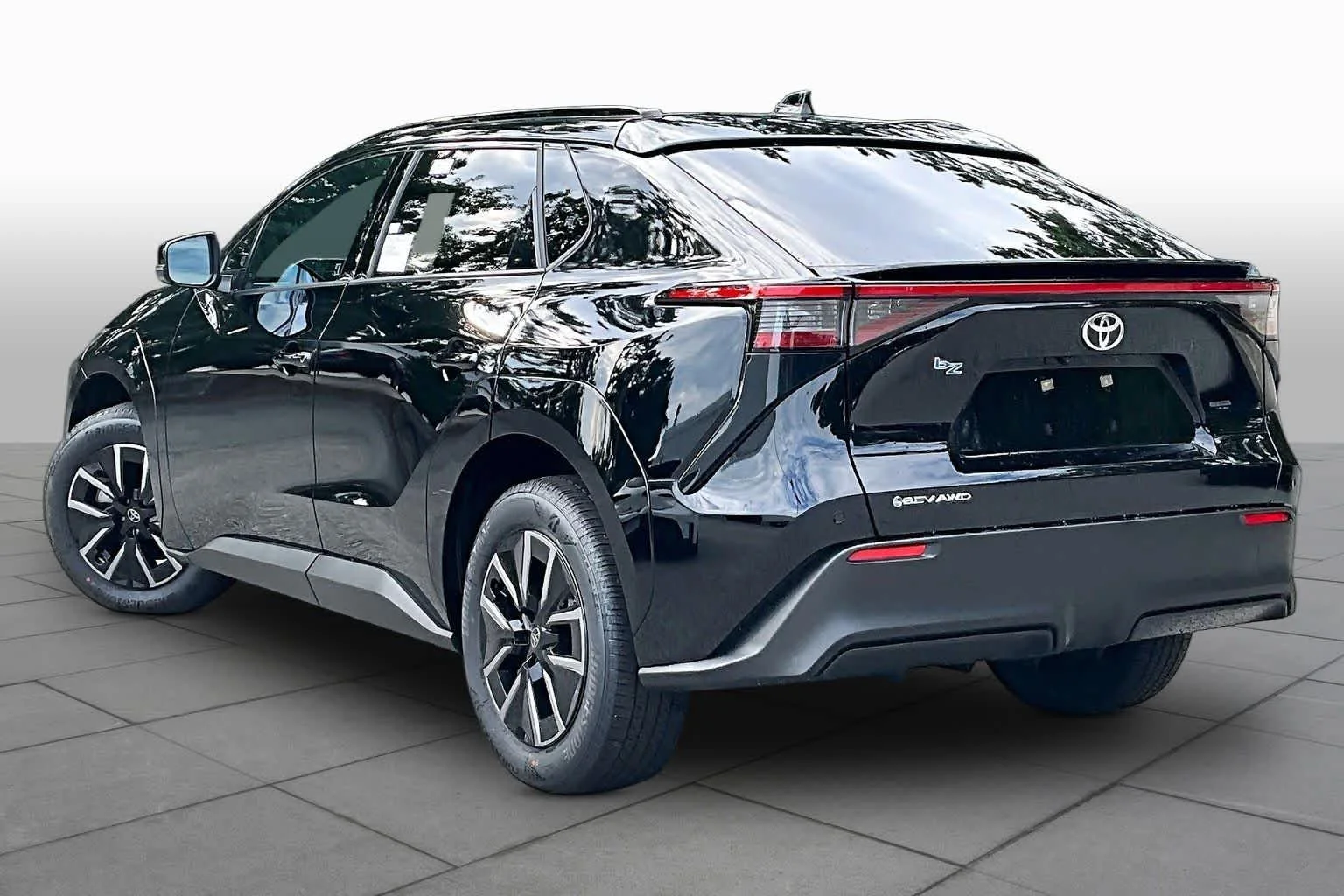 2026 Toyota bZ XLE - Photo 12