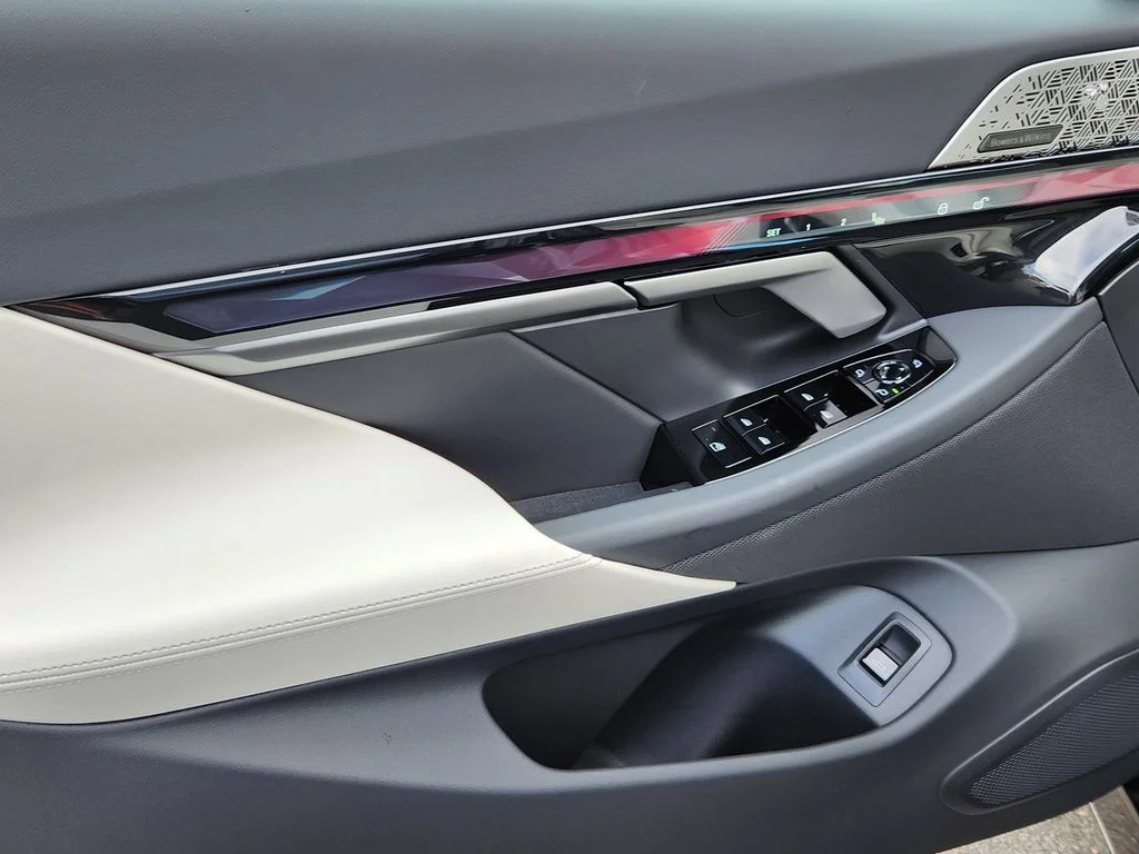 New 2027 Carbon Black Metallic BMW 530i xDrive image 8