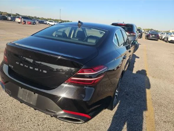 Used 2025 Black Genesis 2.5T image 2